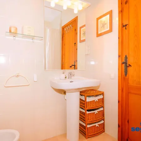 Hotel Casa Roda De Bera, 2 Dormitorios, 6 Personas - Es-320-19