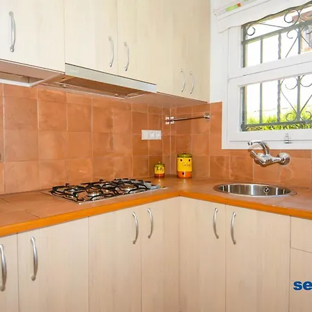 Casa Roda De Bera, 2 Dormitorios, 6 Personas - Es-320-19 * Roda de Bera